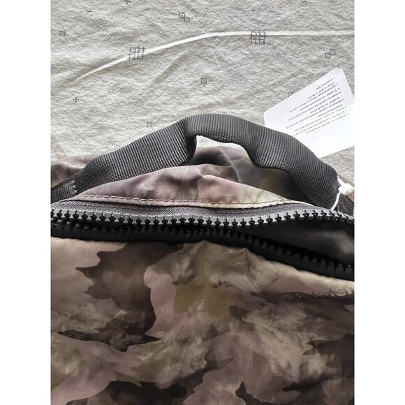 Lululemon Backpack New With Tags Camo Everyday Backpack 2.0 - Picture 9 of 10